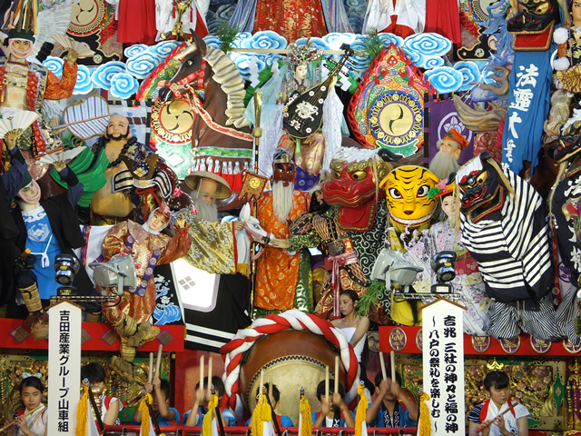 �������i